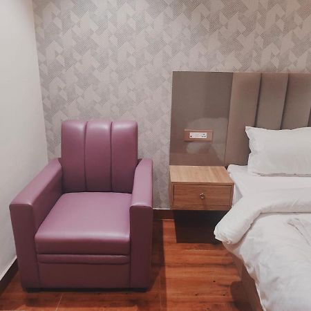 Hotel Sharma Regency Lucknow Bagian luar foto