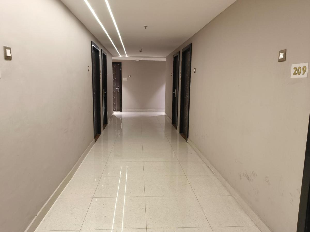 Hotel Sharma Regency Lucknow Bagian luar foto